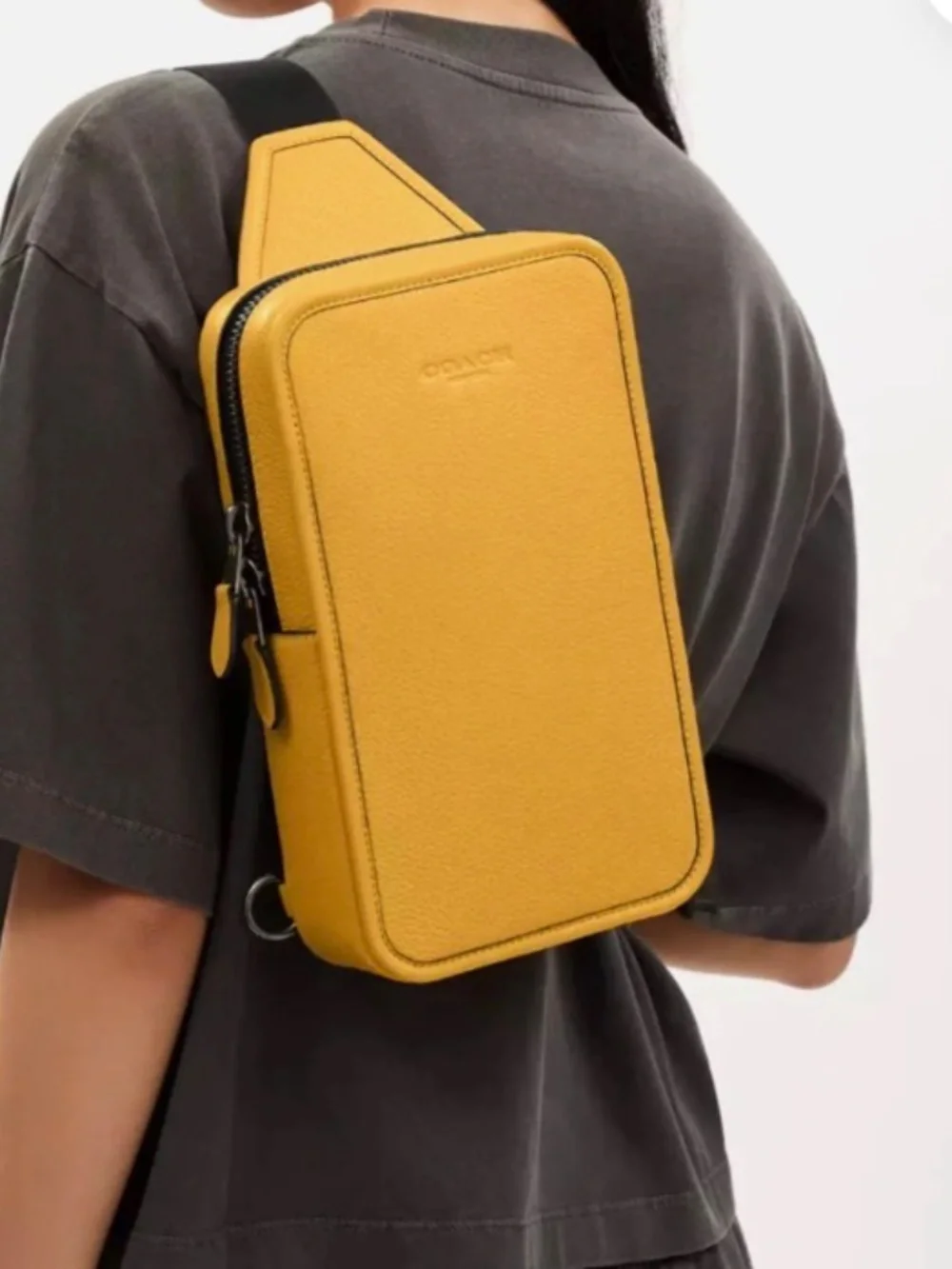 COACH Sullivan Pack CP207 Crossbody Bag In HONEYCOMB Yellow Pebbled Leather